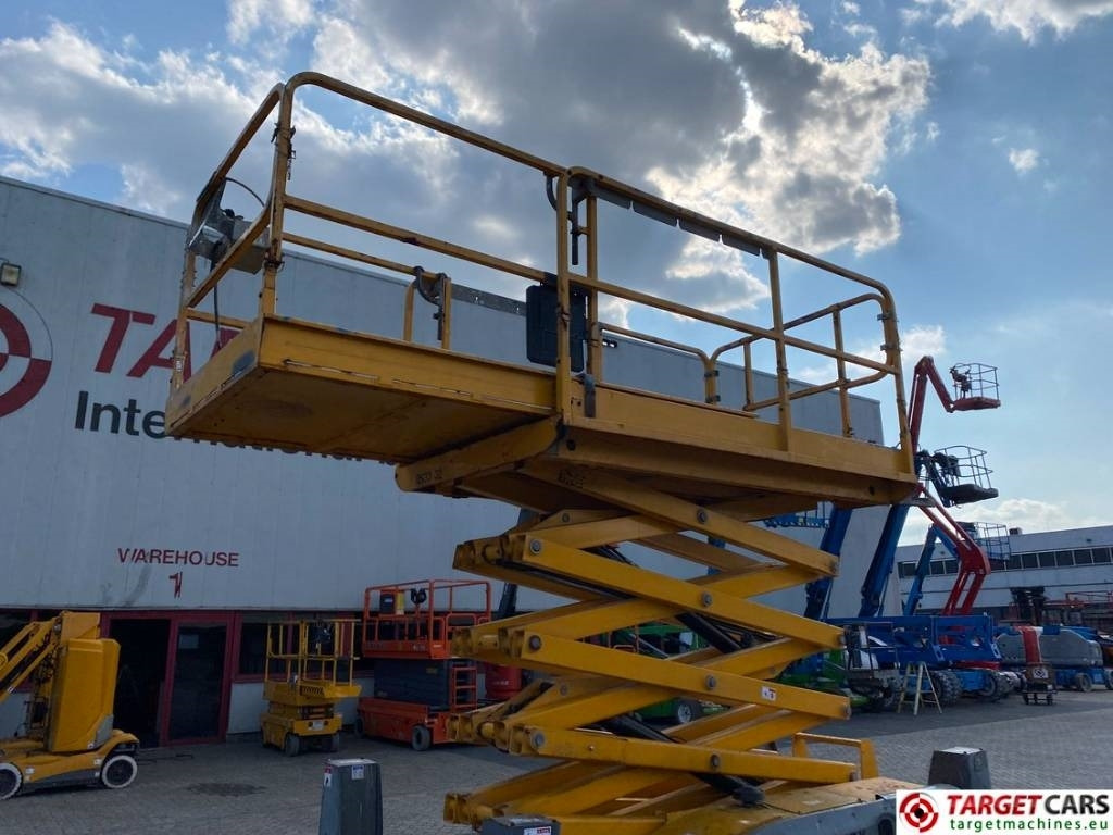 Scissor lift Haulotte Compact 12DX Diesel 4x4 Scissor Work Lift 1206cm: picture 27