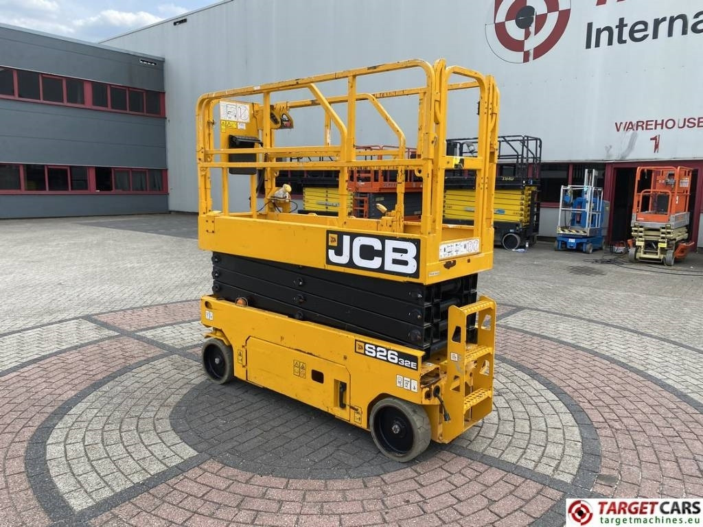 JCB S2632E Electric Scissor Work Lift 1010cm - Scissor lift: picture 4 JCB S2632E Electric Scissor Work Lift 1010cm - Scissor lift: picture 4