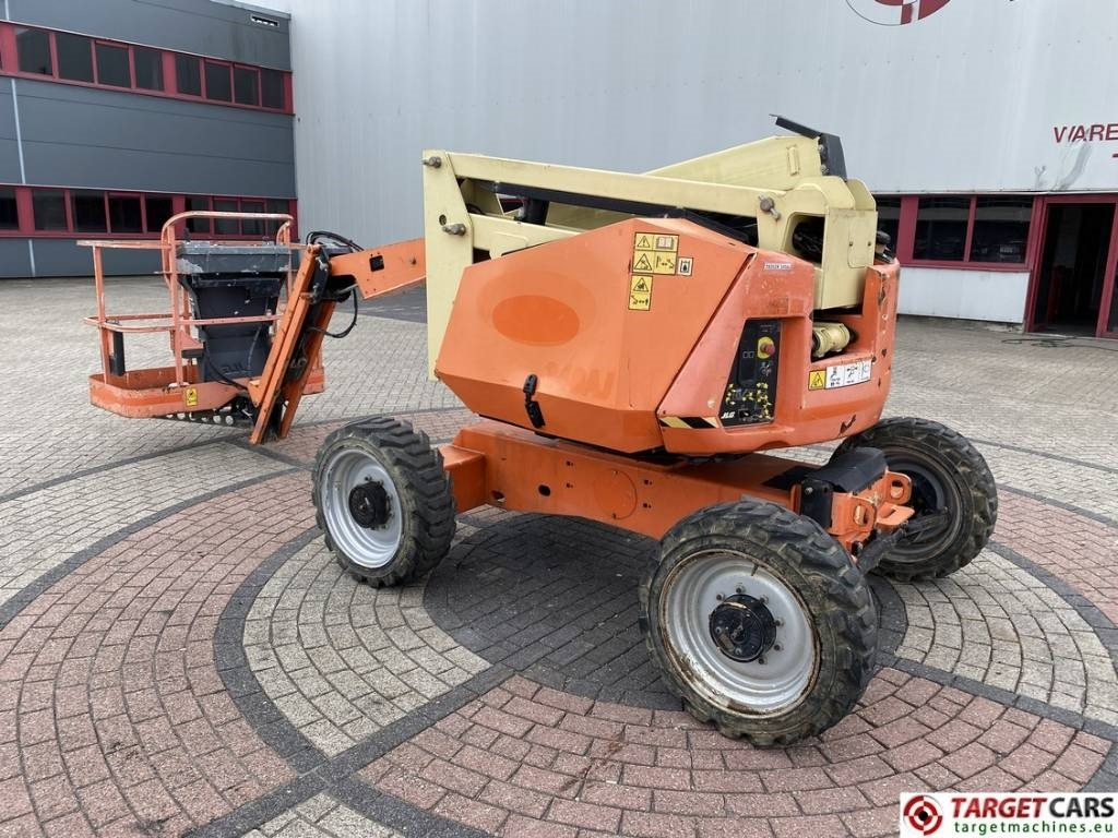 JLG 340AJ Articulated 4x4 Diesel Boom Work Lift 1233cm - Articulated boom: picture 4 JLG 340AJ Articulated 4x4 Diesel Boom Work Lift 1233cm - Articulated boom: picture 4