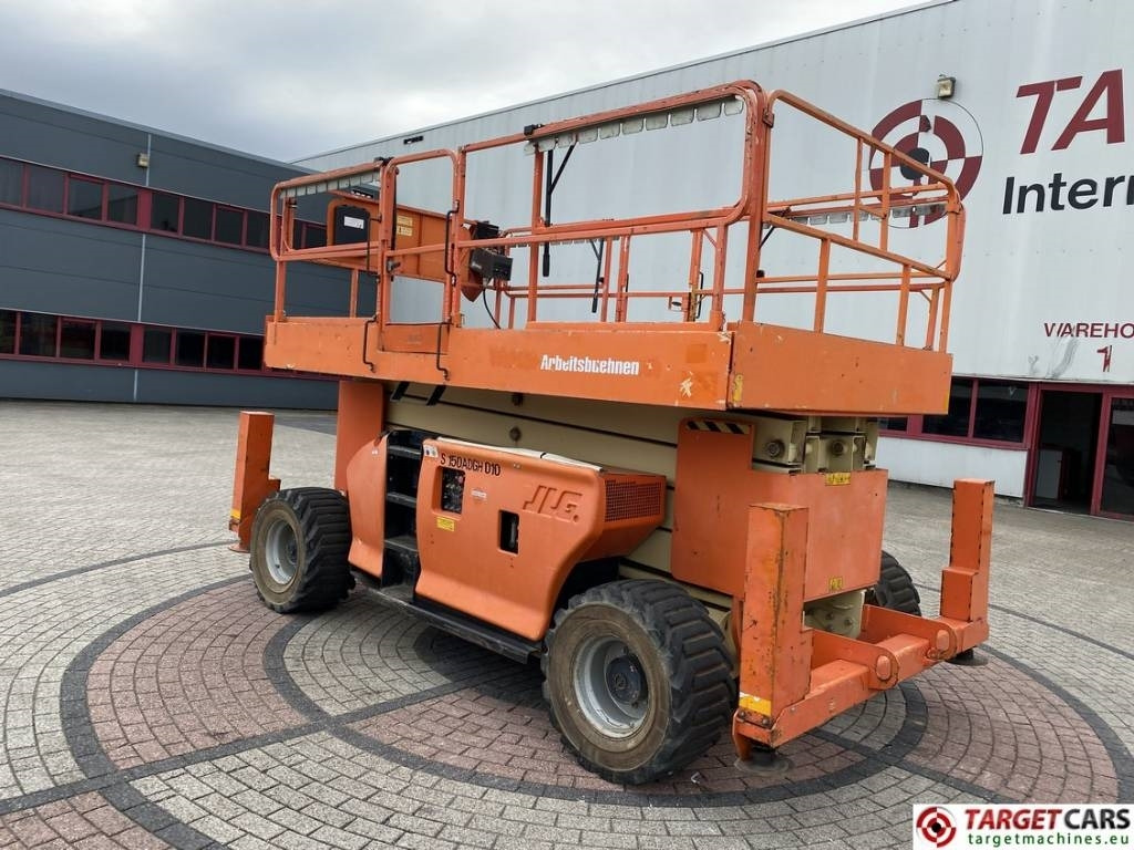 JLG 4394RT Diesel 4x4 Scissor Work Lift 1511cm  - Scissor lift: picture 4 JLG 4394RT Diesel 4x4 Scissor Work Lift 1511cm  - Scissor lift: picture 4