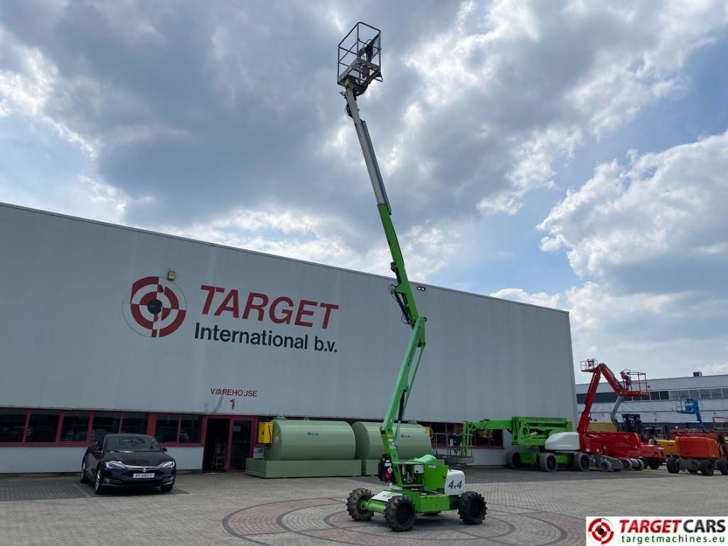 Niftylift HR12D 4WD Articulated Diesel Boom Work Lift 1220cm - Articulated boom: picture 5 Niftylift HR12D 4WD Articulated Diesel Boom Work Lift 1220cm - Articulated boom: picture 5