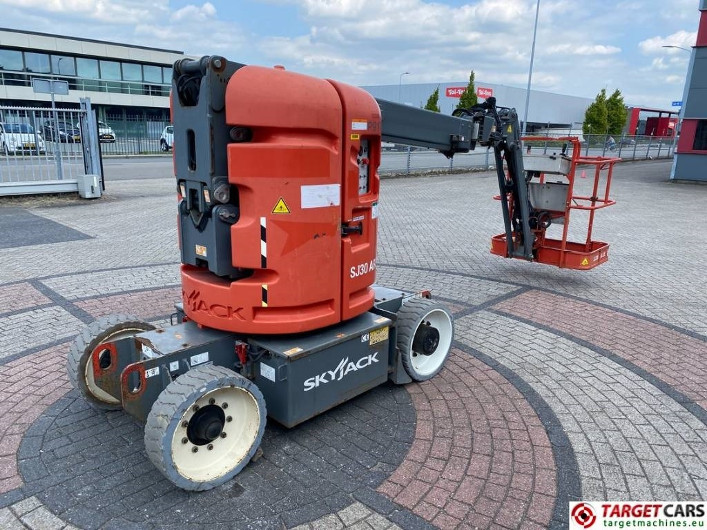 SkyJack SJ30 ARJE Articulated Electric Boom Work Lift 11M  - Articulated boom: picture 3 SkyJack SJ30 ARJE Articulated Electric Boom Work Lift 11M  - Articulated boom: picture 3