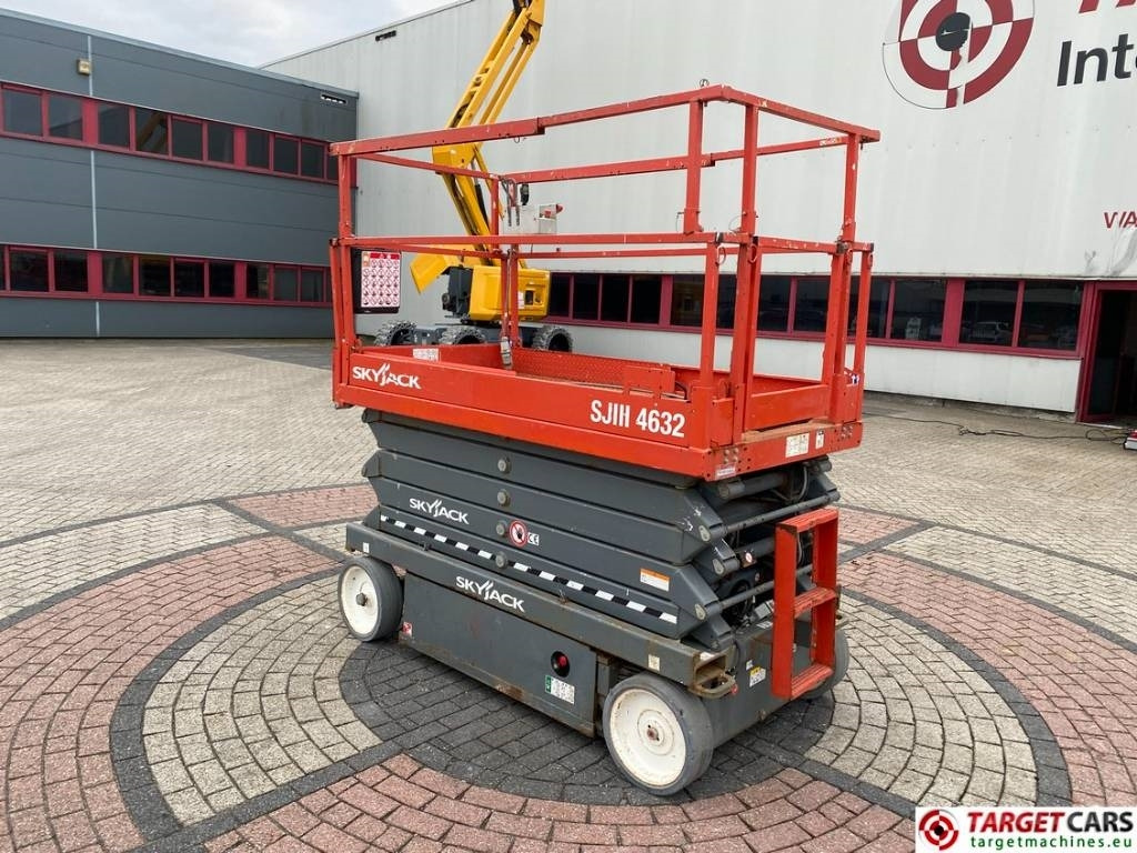 SkyJack SJIII-4632 Electric 4632 Scissor Work Lift 1170cm - Scissor lift: picture 4 SkyJack SJIII-4632 Electric 4632 Scissor Work Lift 1170cm - Scissor lift: picture 4