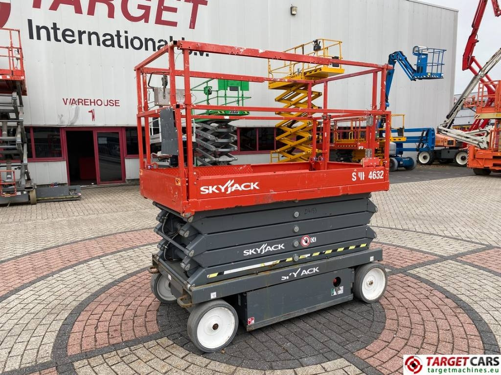 SkyJack SJIII-4632 Electric 4632 Scissor Work Lift 1170cm - Scissor lift: picture 1 SkyJack SJIII-4632 Electric 4632 Scissor Work Lift 1170cm - Scissor lift: picture 1