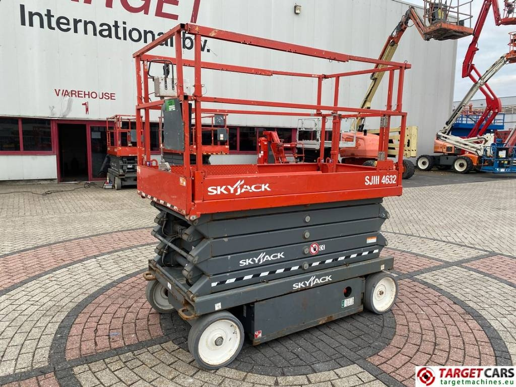 SkyJack SJIII-4632 Electric 4632 Scissor Work Lift 1170cm - Scissor lift: picture 1 SkyJack SJIII-4632 Electric 4632 Scissor Work Lift 1170cm - Scissor lift: picture 1