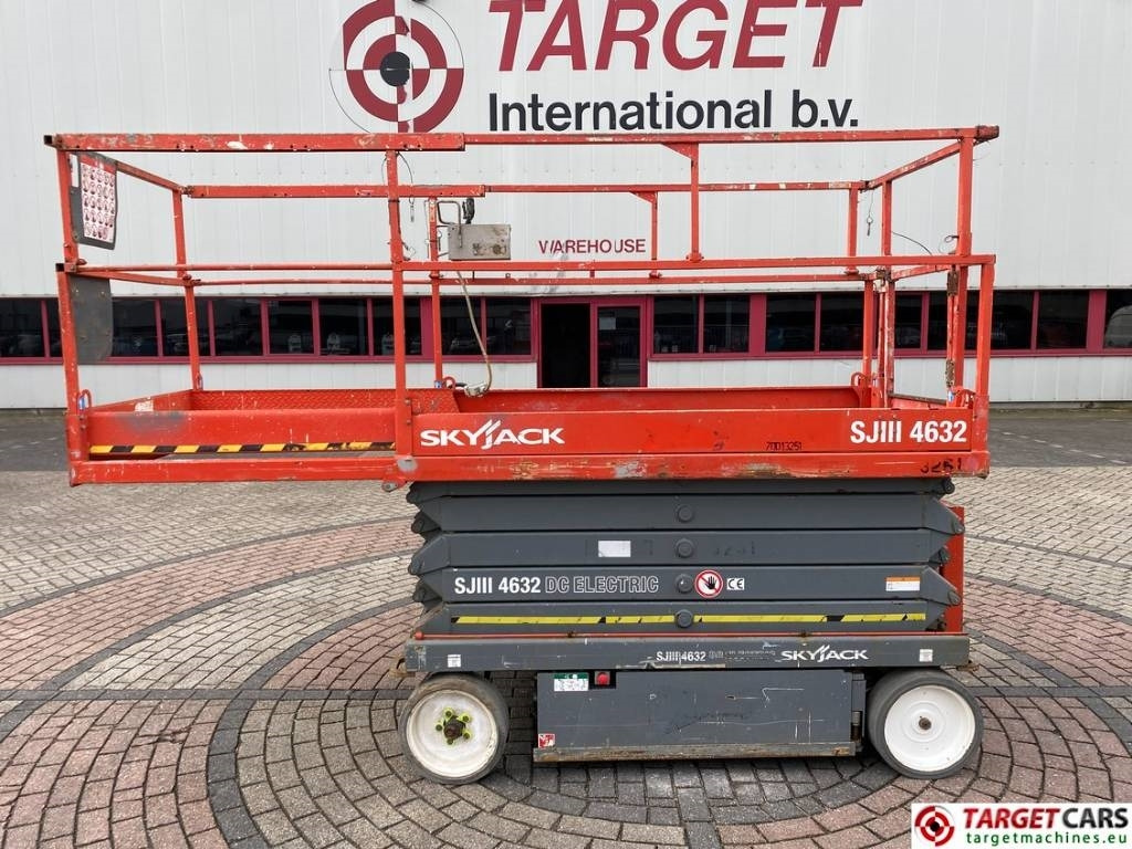 SkyJack SJIII-4632 Electric Scissor Work Lift 1170cm - Scissor lift: picture 5 SkyJack SJIII-4632 Electric Scissor Work Lift 1170cm - Scissor lift: picture 5