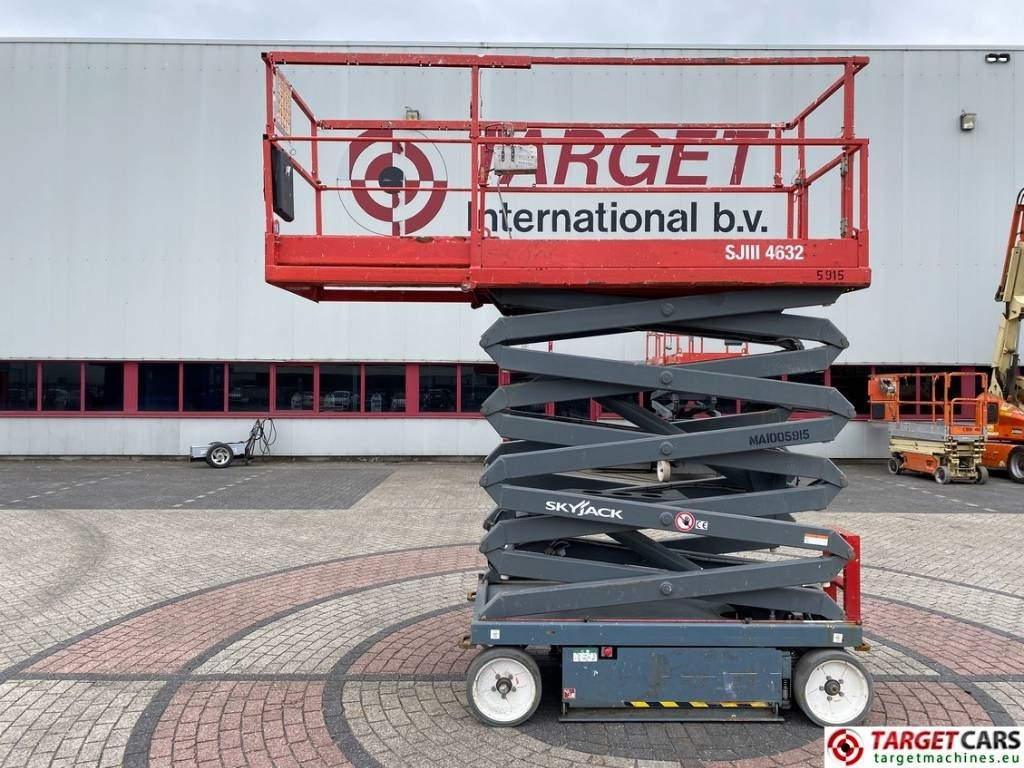SkyJack SJIII-4632 Electric Scissor Work Lift 1170cm - Scissor lift: picture 4 SkyJack SJIII-4632 Electric Scissor Work Lift 1170cm - Scissor lift: picture 4