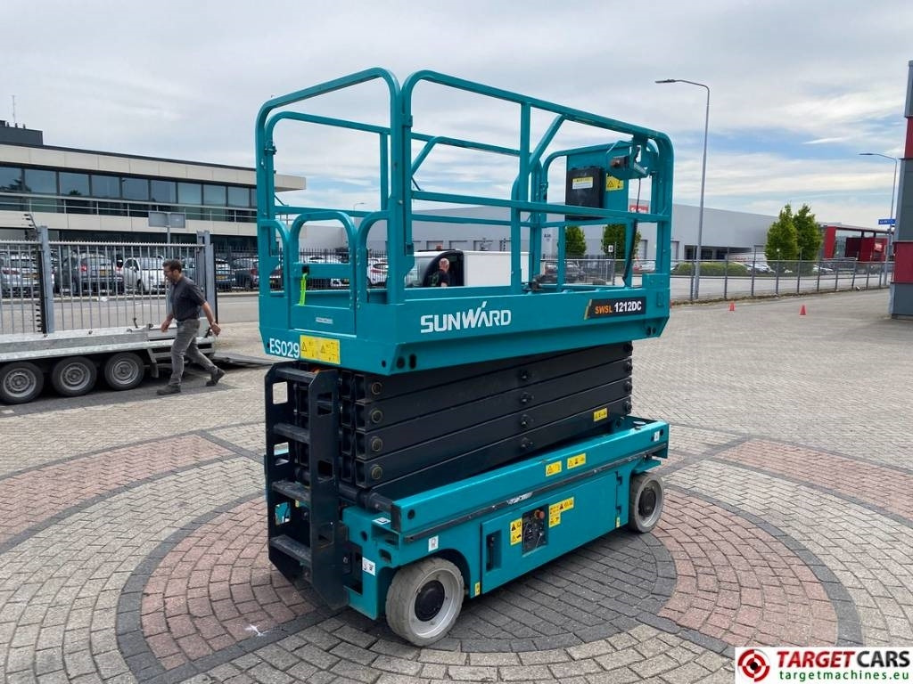 Sunward SWSL1212DC Electric Scissor Work LIft 1200cm - Scissor lift: picture 3 Sunward SWSL1212DC Electric Scissor Work LIft 1200cm - Scissor lift: picture 3