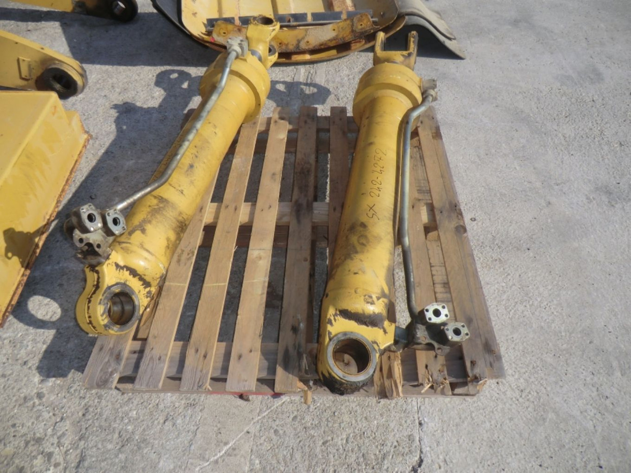 Caterpillar 962H Cilindro di sollevamento SX - Hydraulic cylinder for Construction machinery: picture 3 Caterpillar 962H Cilindro di sollevamento SX - Hydraulic cylinder for Construction machinery: picture 3