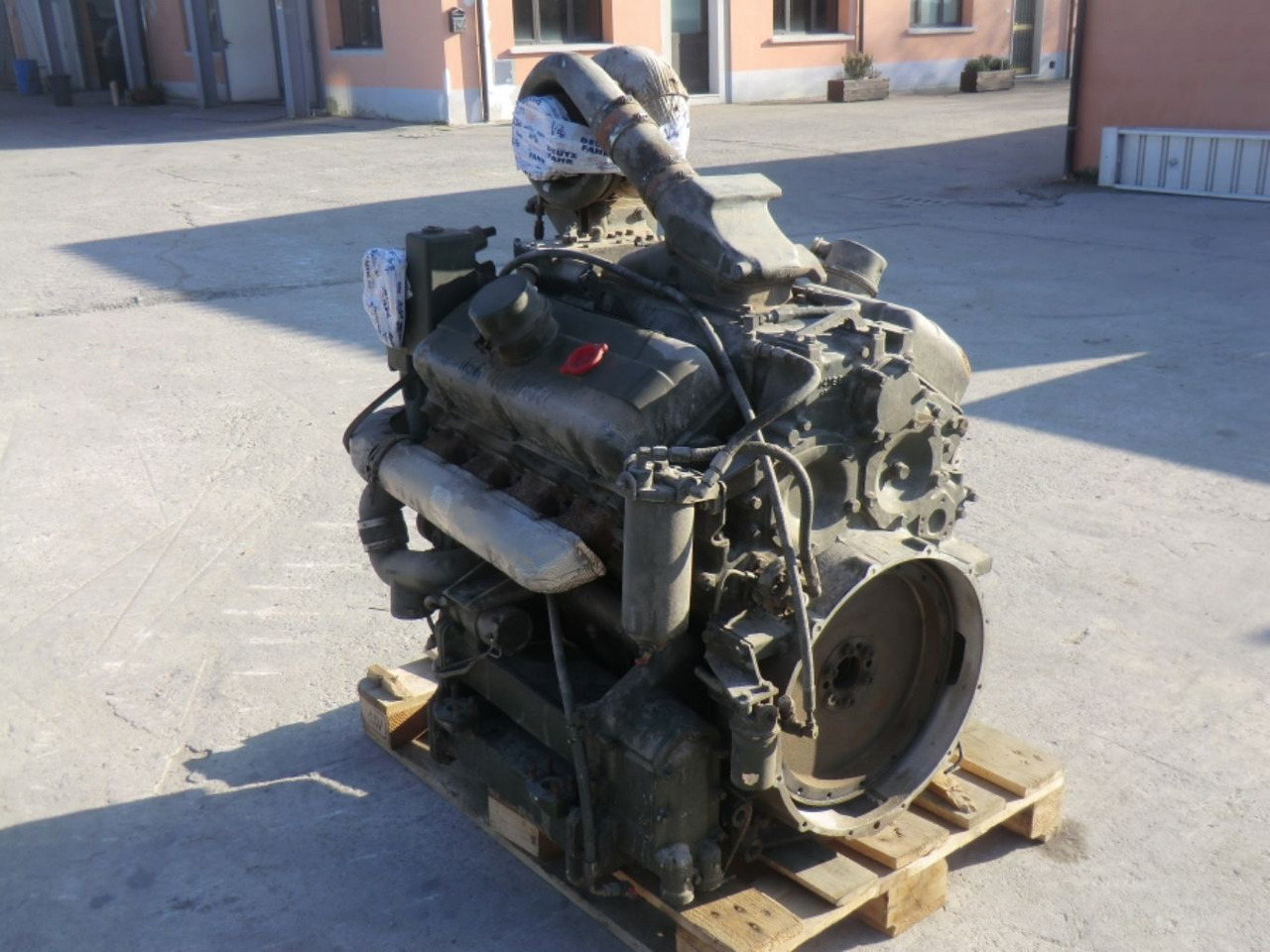 DETROIT DIESEL 8V53 MOTORE MARINO USATO. TIPO D.W. - L.S. COMPLETO DI TURBO E MOTORINO DI AVVIAMENTO. - Engine for Construction machinery: picture 2 DETROIT DIESEL 8V53 MOTORE MARINO USATO. TIPO D.W. - L.S. COMPLETO DI TURBO E MOTORINO DI AVVIAMENTO. - Engine for Construction machinery: picture 2