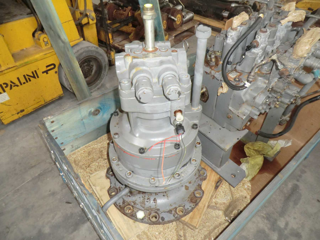 HITACHI ZX240 BAS RIDUTTORE DI ROTAZIONE APERTO E CONTROLLATO. - Transmission for Construction machinery: picture 3 HITACHI ZX240 BAS RIDUTTORE DI ROTAZIONE APERTO E CONTROLLATO. - Transmission for Construction machinery: picture 3