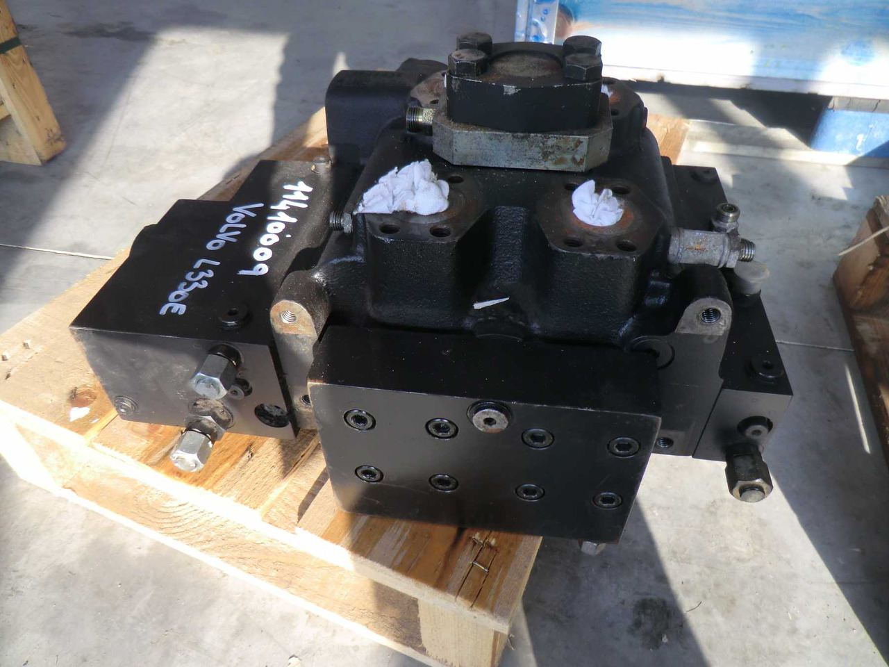 VOLVO L330E L350F DISTRIBUTORE - Hydraulic valve for Construction machinery: picture 3 VOLVO L330E L350F DISTRIBUTORE - Hydraulic valve for Construction machinery: picture 3