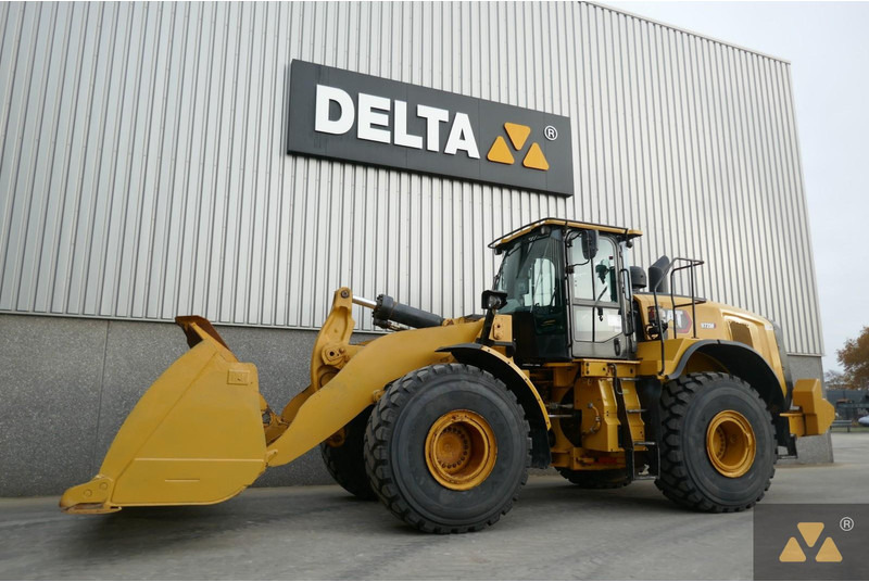 Wheel loader Caterpillar 972M: picture 9
