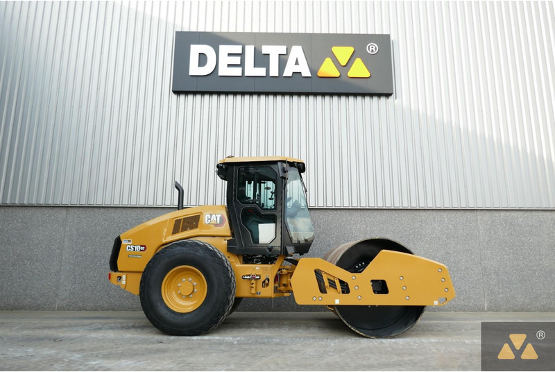 Caterpillar CS10GC - Roller: picture 2 Caterpillar CS10GC - Roller: picture 2