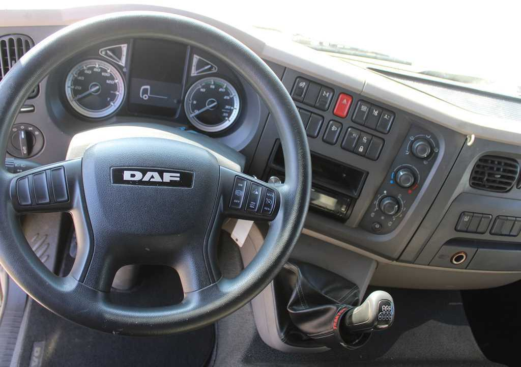 Curtainsider truck DAF LF 210, EURO 6, SLEEPING BODY: picture 11