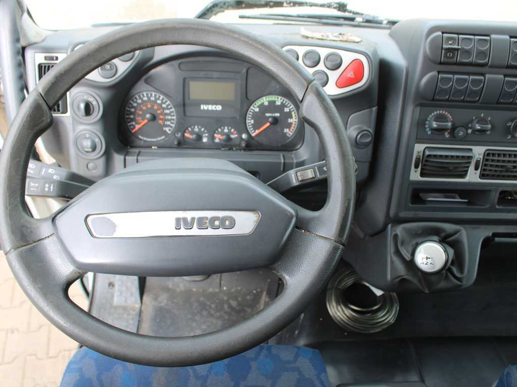 Curtainsider truck Iveco EUROCARGO ML 75E18, EURO 4, SIDE PANEL, SLEEPING BODY: picture 10