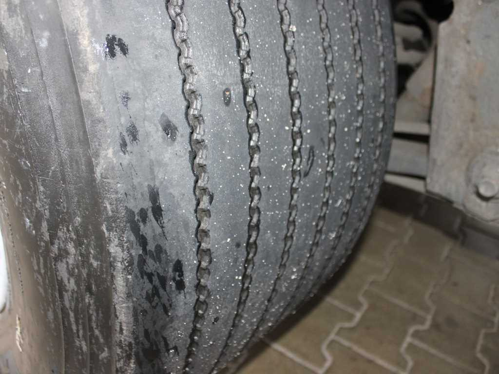 Curtainsider semi-trailer Krone SD 04, LOWDECK, LIFTING AXLE, MULTILOCK, LIFTING ROOF: picture 13 Curtainsider semi-trailer Krone SD 04, LOWDECK, LIFTING AXLE, MULTILOCK, LIFTING ROOF: picture 13