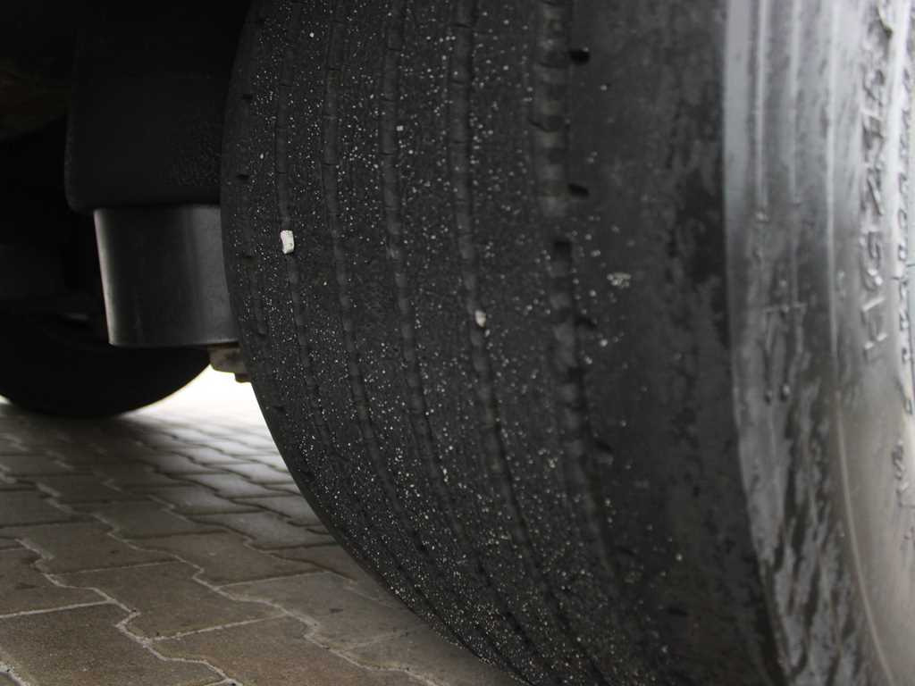 Curtainsider semi-trailer Krone SD 04, LOWDECK, LIFTING AXLE, MULTILOCK, LIFTING ROOF: picture 15 Curtainsider semi-trailer Krone SD 04, LOWDECK, LIFTING AXLE, MULTILOCK, LIFTING ROOF: picture 15