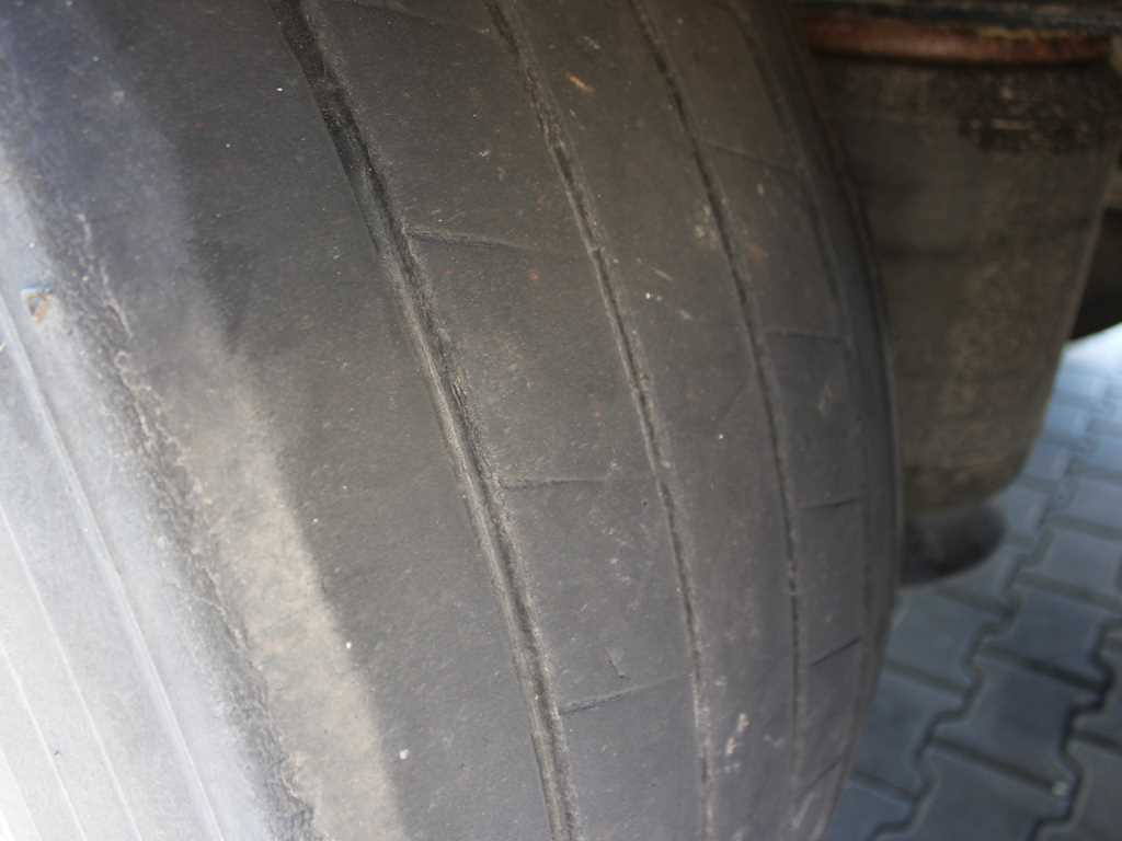 Curtainsider semi-trailer Krone SD, LIFTING AXLE, MULTILOCK: picture 14 Curtainsider semi-trailer Krone SD, LIFTING AXLE, MULTILOCK: picture 14