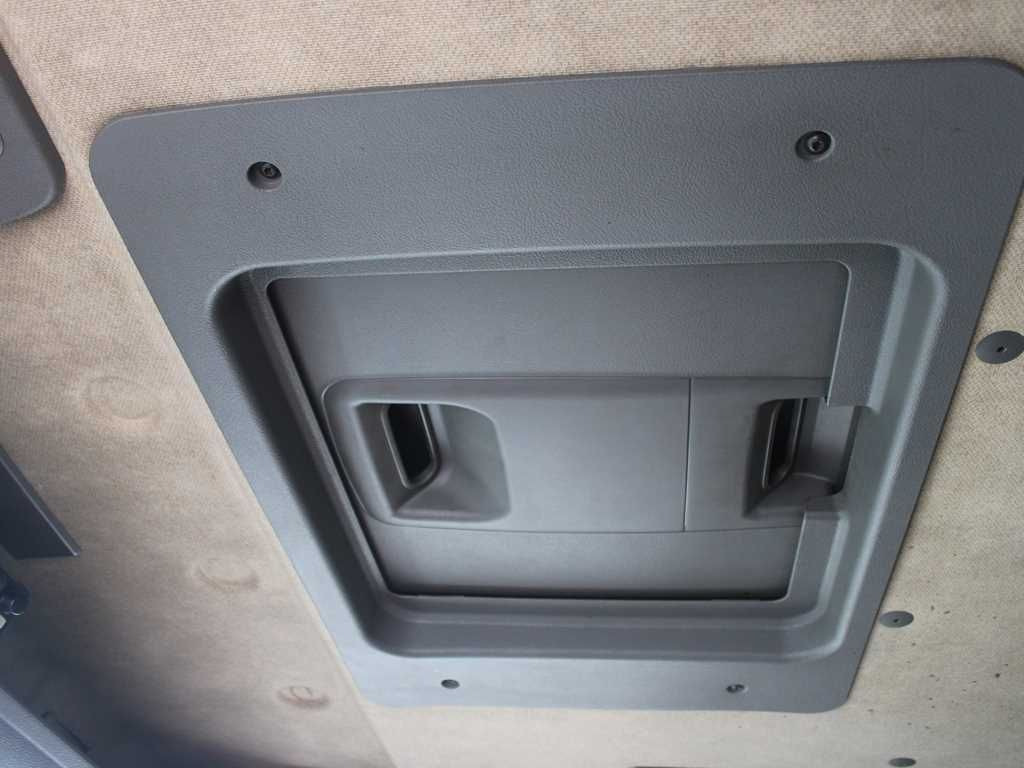 Curtainsider truck Renault MIDLUM 270, EURO 3, PNEU 80%: picture 15