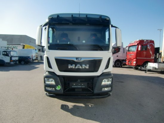 MAN TGS 18.420 Tiertransporter,Euro 6, Manual Seilwinde, el. Ladebordwand Voll Luft - Horse truck: picture 2 MAN TGS 18.420 Tiertransporter,Euro 6, Manual Seilwinde, el. Ladebordwand Voll Luft - Horse truck: picture 2