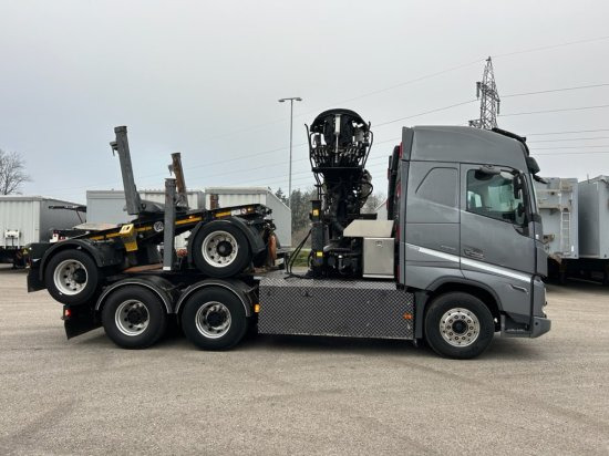 Volvo FH 16 650 6x4 Langholzzug + Doll M2K-9L Nachläufer mit Palfinger Epsilon S260C96, I-Shift, Retarder, - Log truck, Crane truck: picture 4 Volvo FH 16 650 6x4 Langholzzug + Doll M2K-9L Nachläufer mit Palfinger Epsilon S260C96, I-Shift, Retarder, - Log truck, Crane truck: picture 4