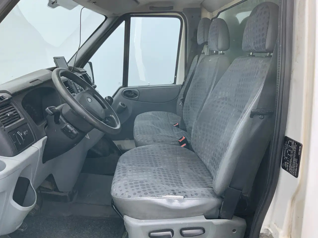 Ford Transit 350L 2.4 TDCI MARGE !!bak&Laadklep &Zijdeur Airco - Box van: picture 4 Ford Transit 350L 2.4 TDCI MARGE !!bak&Laadklep &Zijdeur Airco - Box van: picture 4