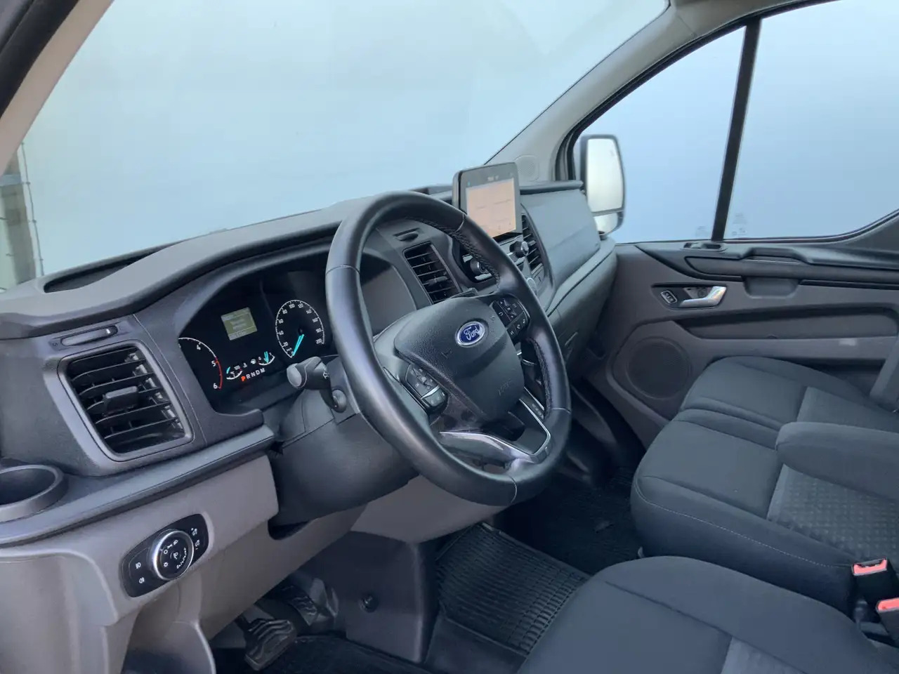 Ford Transit Custom 300 2.0 TDCI L1H1 Limited Airco Cruise Camera 3 Zi - Panel van: picture 5 Ford Transit Custom 300 2.0 TDCI L1H1 Limited Airco Cruise Camera 3 Zi - Panel van: picture 5