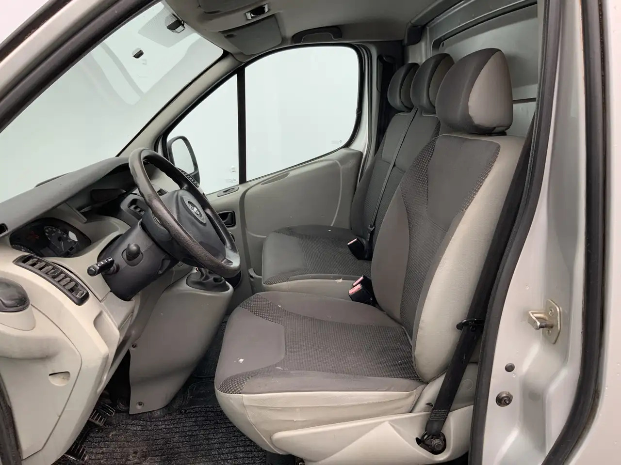 Opel Vivaro 2.0 CDTI L1H1 Airco Cruise 3 Zits Trekhaak 2000 kg - Panel van: picture 4 Opel Vivaro 2.0 CDTI L1H1 Airco Cruise 3 Zits Trekhaak 2000 kg - Panel van: picture 4