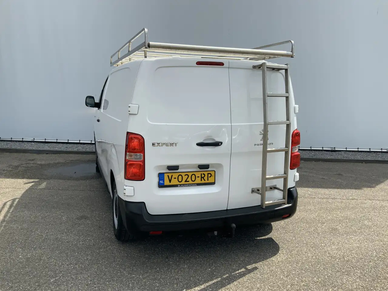 Peugeot Expert glazenwasser 226S 1.6 BlueHDI 115 Inbouw 530 liter - Panel van: picture 4 Peugeot Expert glazenwasser 226S 1.6 BlueHDI 115 Inbouw 530 liter - Panel van: picture 4