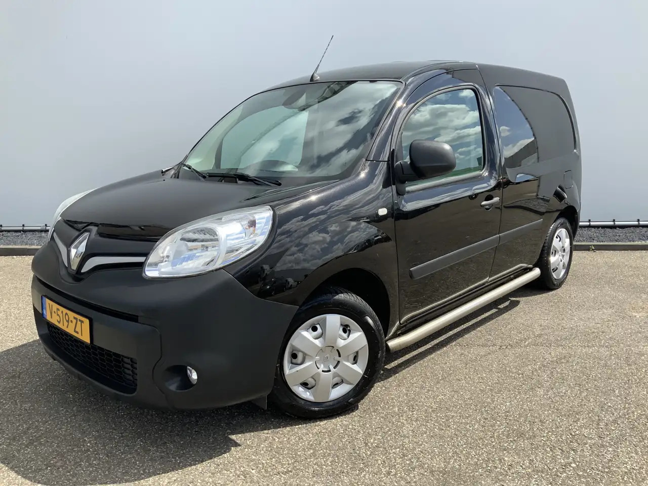 Renault Kangoo 1.5 dCi 90 Energy Comfort Plus .Sortimo Kasten Com - Small van, Municipal/ Special vehicle: picture 1 Renault Kangoo 1.5 dCi 90 Energy Comfort Plus .Sortimo Kasten Com - Small van, Municipal/ Special vehicle: picture 1