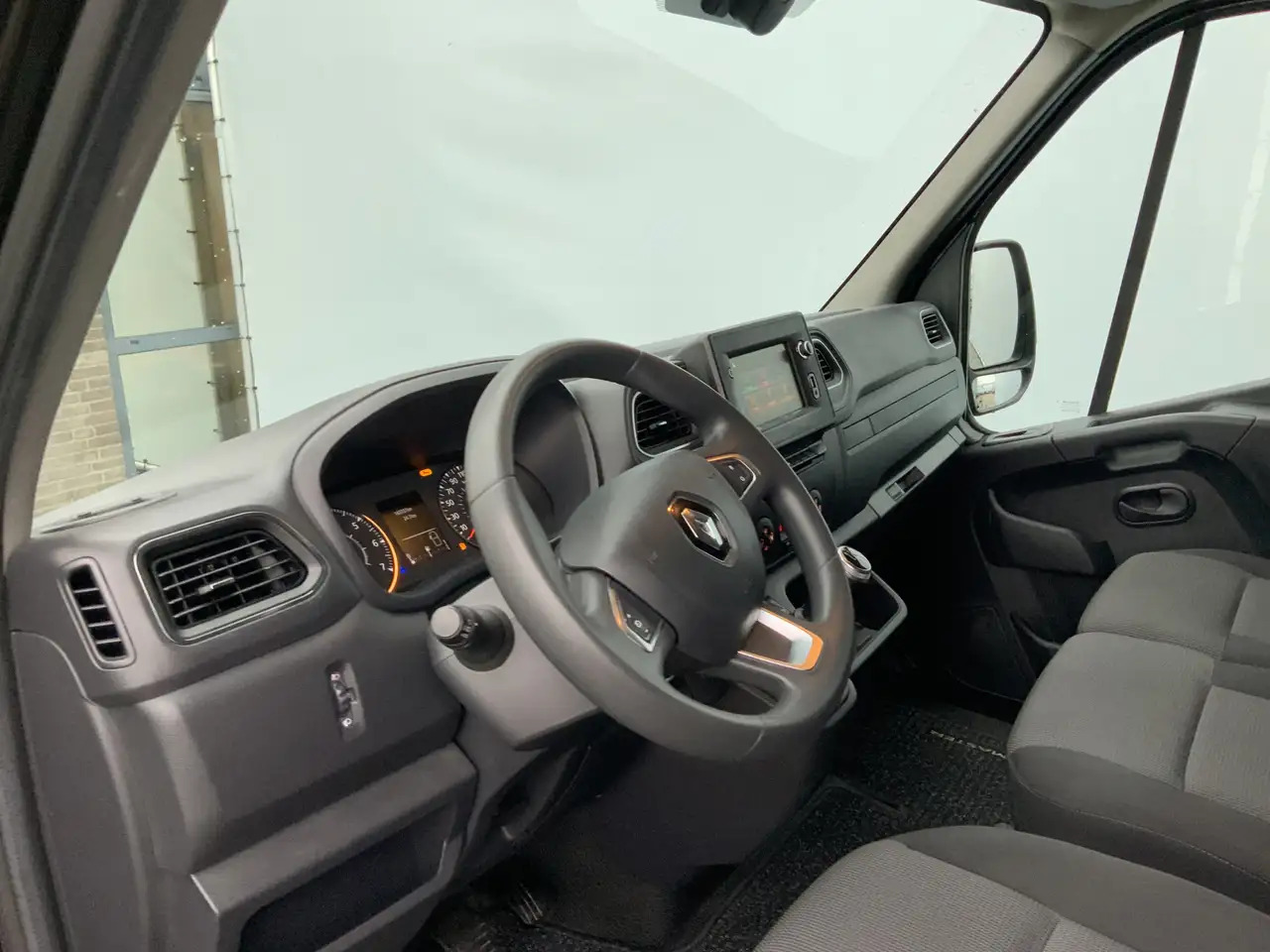 Renault Master T35 2.3 dCi 150 L2H2 Airco Cruise Camera 3 Zits Na - Panel van: picture 5 Renault Master T35 2.3 dCi 150 L2H2 Airco Cruise Camera 3 Zits Na - Panel van: picture 5