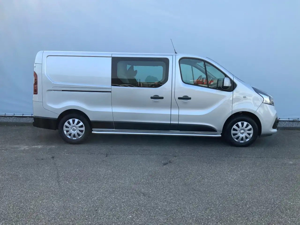 Renault Trafic 1.6 dCi T29 L2H1 Dub Cab Airco Camera Navi Trekhaa - Combi van: picture 4 Renault Trafic 1.6 dCi T29 L2H1 Dub Cab Airco Camera Navi Trekhaa - Combi van: picture 4