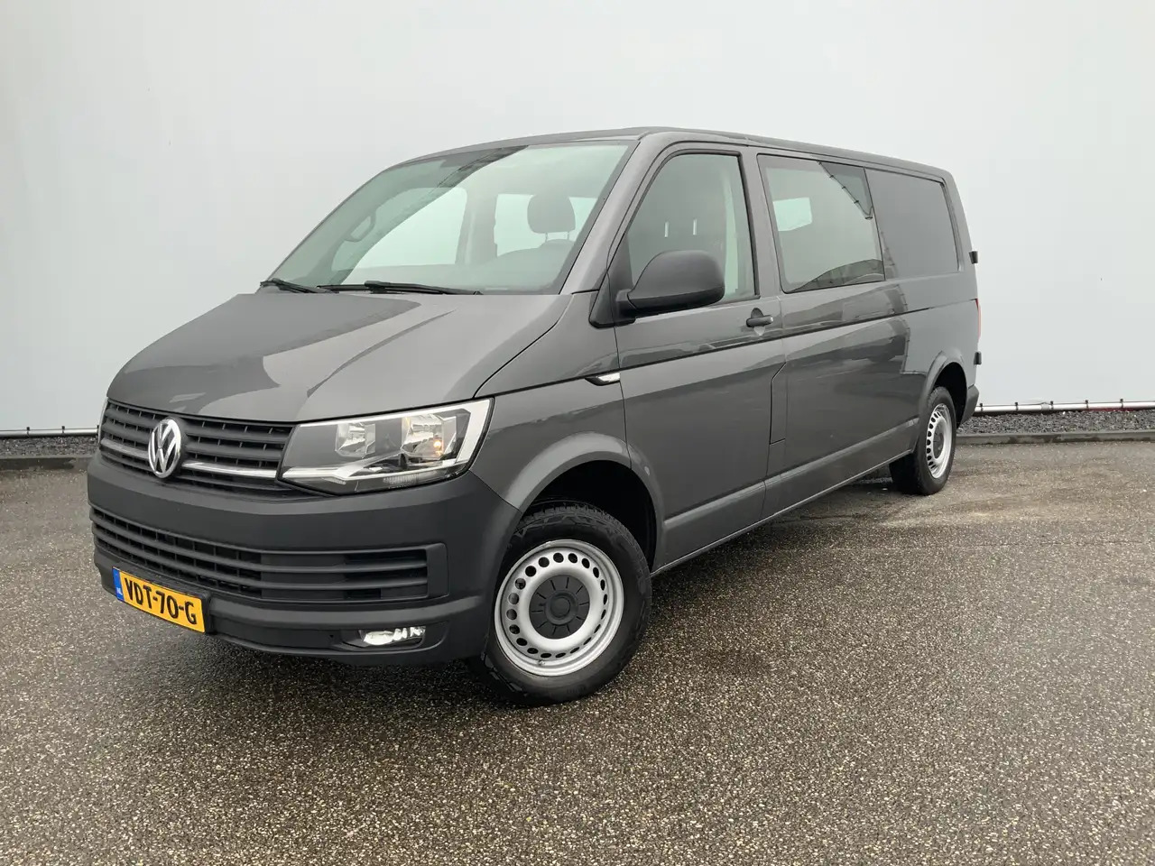 Volkswagen T6 Transporter 2.0 TDI L2H1 DC Comfortline Plus Dub Cab Cruise 5 - Combi van: picture 1 Volkswagen T6 Transporter 2.0 TDI L2H1 DC Comfortline Plus Dub Cab Cruise 5 - Combi van: picture 1