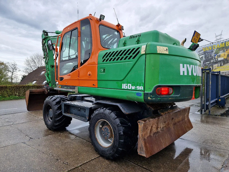 Hyundai Robex 160W-9A met 6-cilinder Cummins motor - Wheel excavator: picture 1 Hyundai Robex 160W-9A met 6-cilinder Cummins motor - Wheel excavator: picture 1