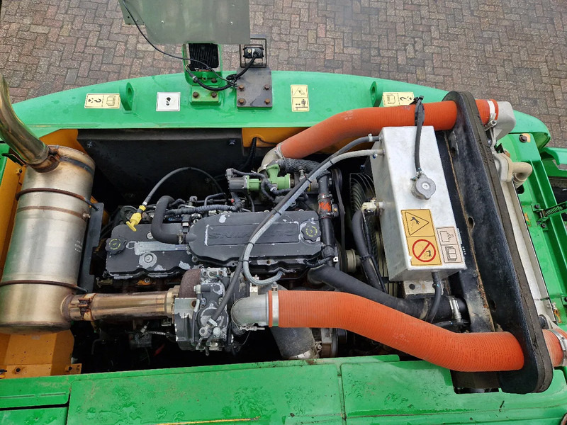 Hyundai Robex 160W-9A met 6-cilinder Cummins motor - Wheel excavator: picture 5 Hyundai Robex 160W-9A met 6-cilinder Cummins motor - Wheel excavator: picture 5