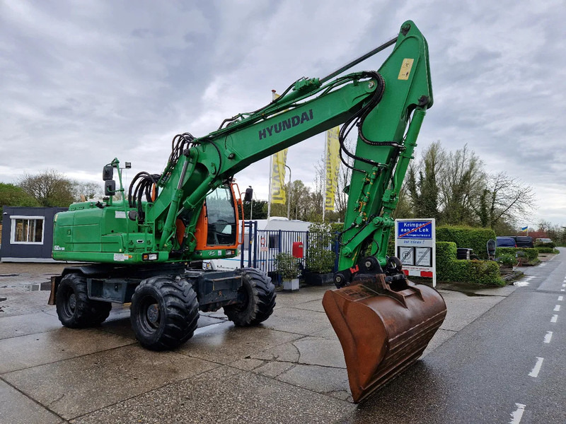 Hyundai Robex 160W-9A met 6-cilinder Cummins motor - Wheel excavator: picture 3 Hyundai Robex 160W-9A met 6-cilinder Cummins motor - Wheel excavator: picture 3