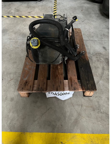 DAF Adblue tank 1692865 1692865 - Exhaust system: picture 1 DAF Adblue tank 1692865 1692865 - Exhaust system: picture 1