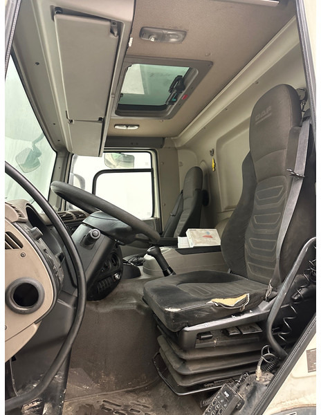 Dropside/ Flatbed truck, Crane truck DAF CF65.250: picture 12