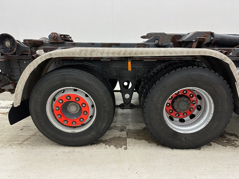 DAF XF105.410 Space Cab - Hook lift truck: picture 4 DAF XF105.410 Space Cab - Hook lift truck: picture 4