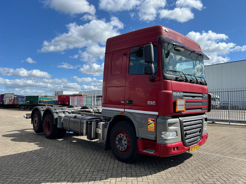 DAF XF105.460 Space Cab - Cab chassis truck: picture 3 DAF XF105.460 Space Cab - Cab chassis truck: picture 3