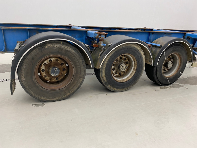 Container transporter/ Swap body semi-trailer Fruehauf Skelet 20-30-40 ft: picture 8
