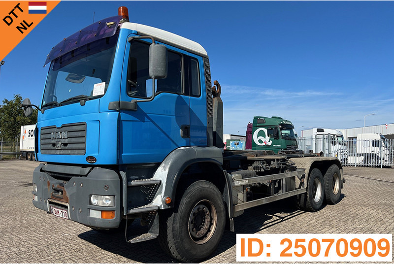 MAN TGA 26.410 - 6x4 - Hook lift truck: picture 1 MAN TGA 26.410 - 6x4 - Hook lift truck: picture 1