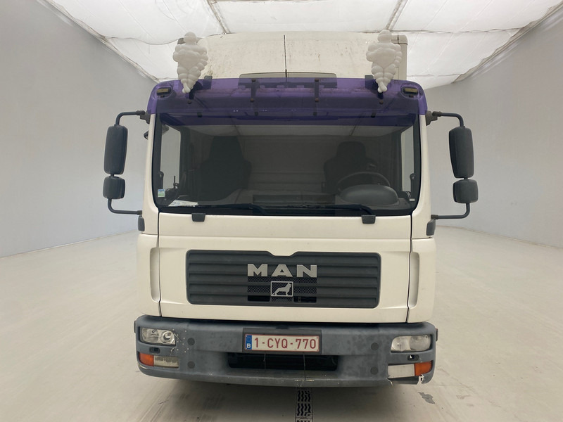 MAN TGL 12.210 - Box truck: picture 2 MAN TGL 12.210 - Box truck: picture 2