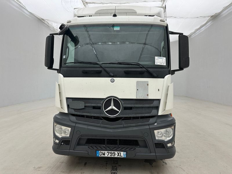 Mercedes-Benz Antos 1830 - Curtainsider truck: picture 2 Mercedes-Benz Antos 1830 - Curtainsider truck: picture 2