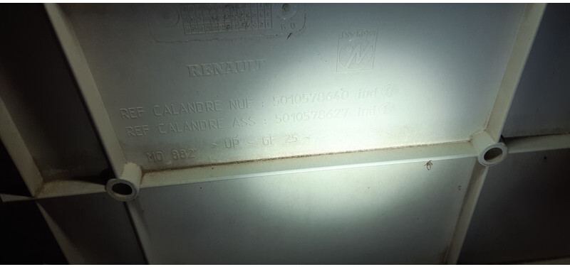 Renault 5010578640 5010578640 - Grill for Truck: picture 2 Renault 5010578640 5010578640 - Grill for Truck: picture 2