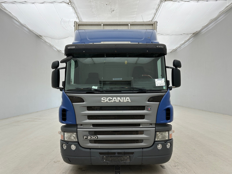 Scania P230 - Curtainsider truck: picture 2 Scania P230 - Curtainsider truck: picture 2