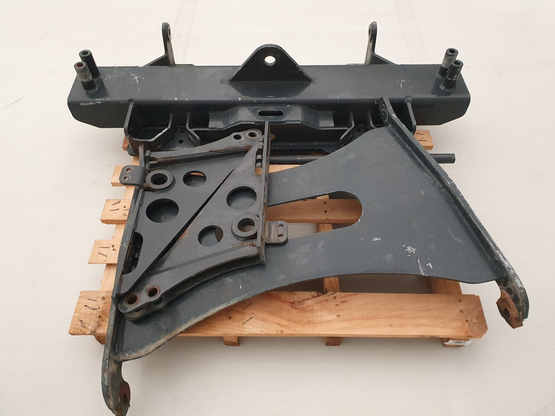 Scania G-Serie DIN-plaat DIN-plaat SCANIA G-Serie Bumper zout strooimachine - Spare parts: picture 1 Scania G-Serie DIN-plaat DIN-plaat SCANIA G-Serie Bumper zout strooimachine - Spare parts: picture 1