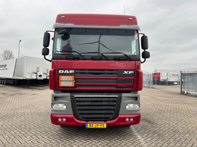 DAF XF105.410 Space Cab - ADR - Tractor unit: picture 2 DAF XF105.410 Space Cab - ADR - Tractor unit: picture 2