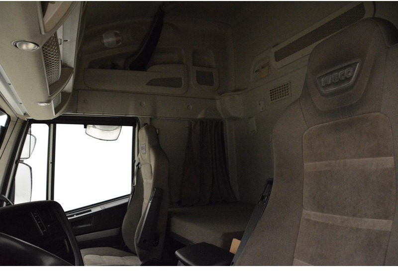 Tractor unit Iveco Stralis AS440S40 LNG Natural Power: picture 9